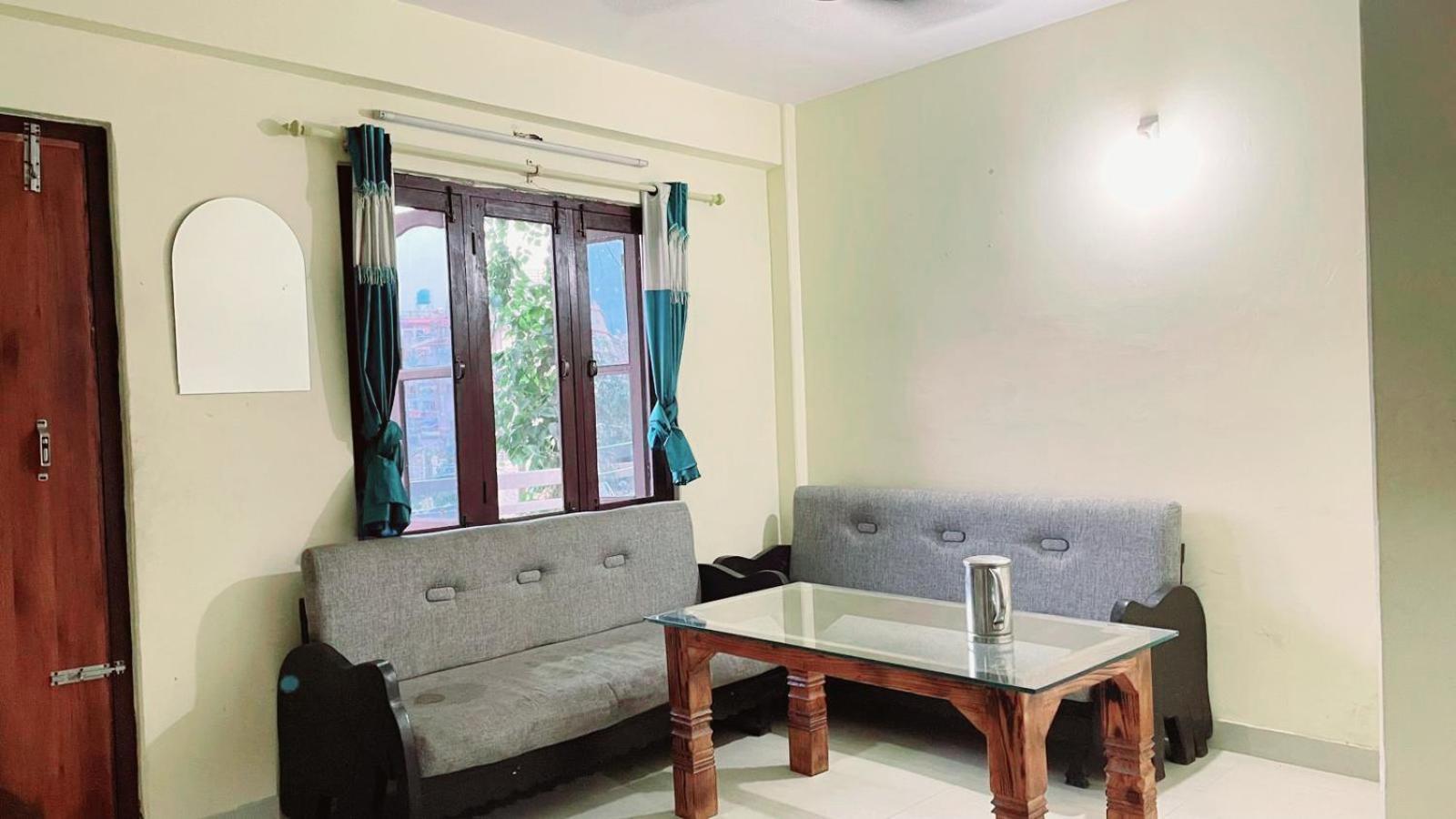 Hotel Admire Pokhara Pvt. Ltd. Екстериор снимка